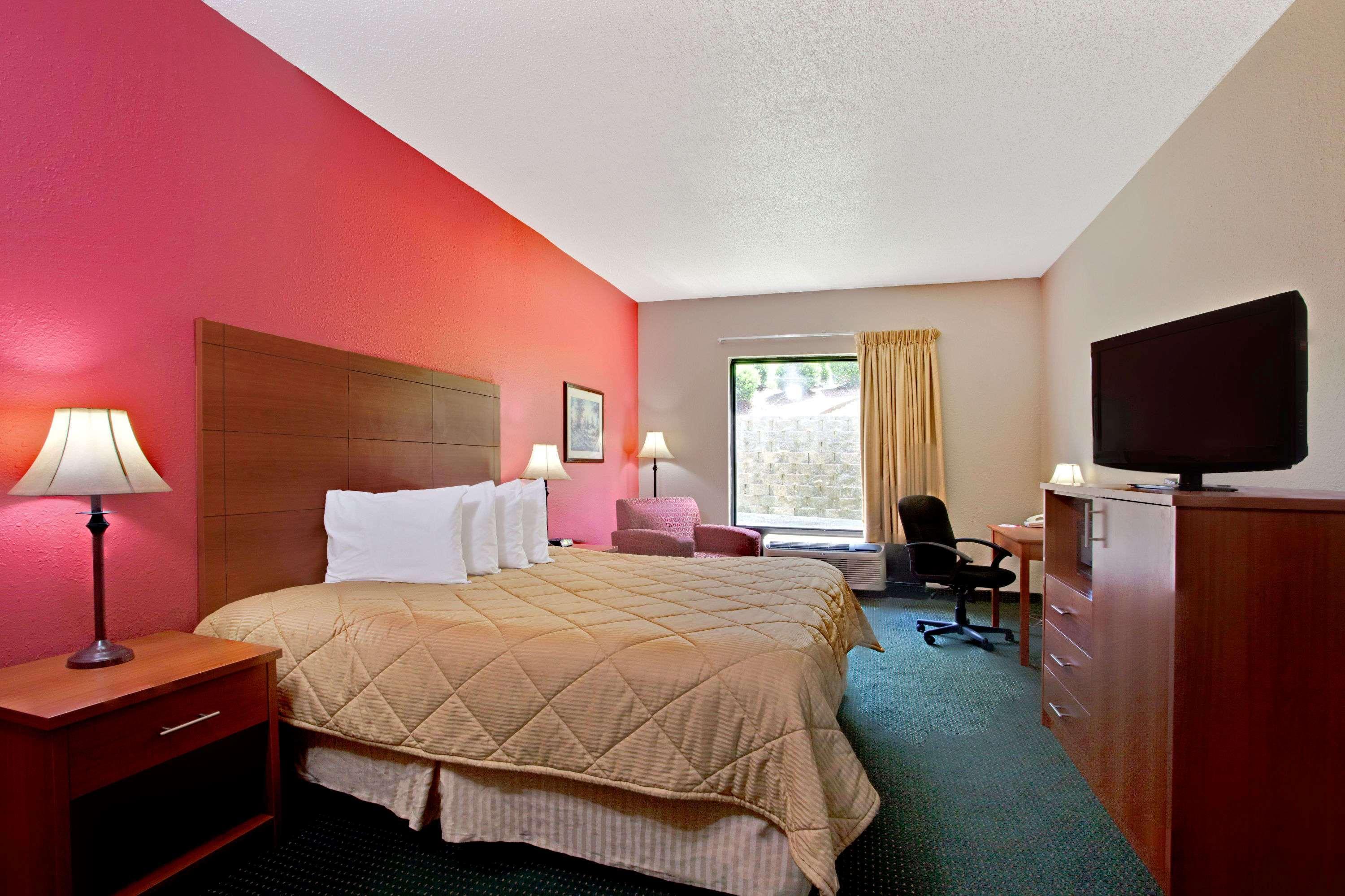 Hotel Ramada By Wyndham Pearl/Jackson Airport Exterior foto